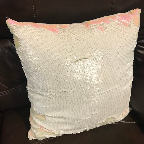 Bed Bath & Beyond * Iridescent Pink White Flip Sequin Pillow Cute Girl's Bedroom - Picture 7 of 9